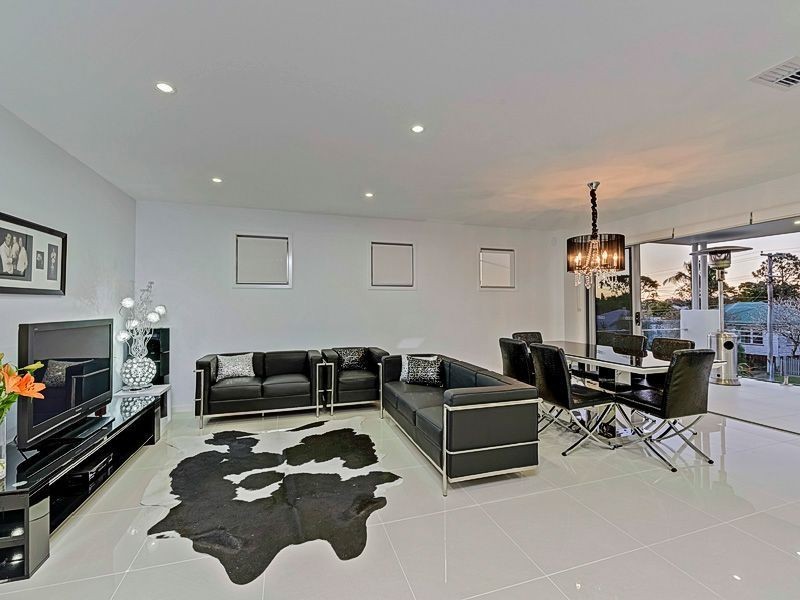 27 Watson Street, Camp Hill QLD 4152