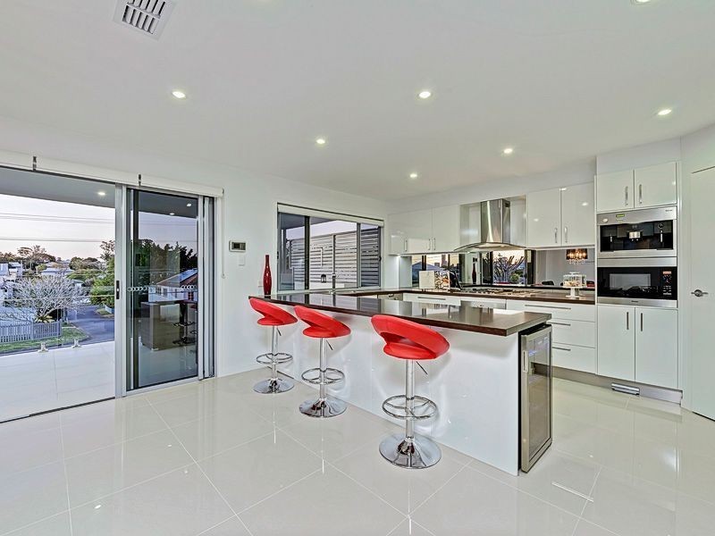 27 Watson Street, Camp Hill QLD 4152