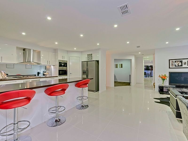 27 Watson Street, Camp Hill QLD 4152