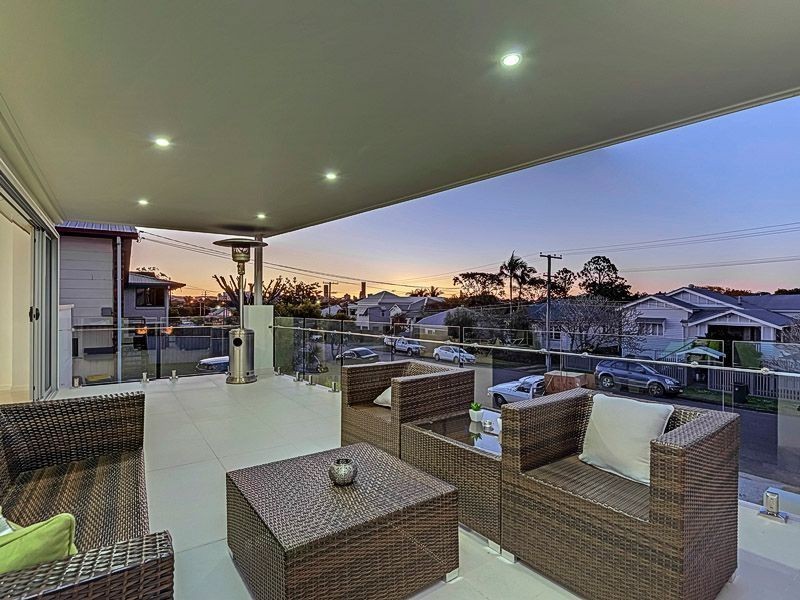 27 Watson Street, Camp Hill QLD 4152