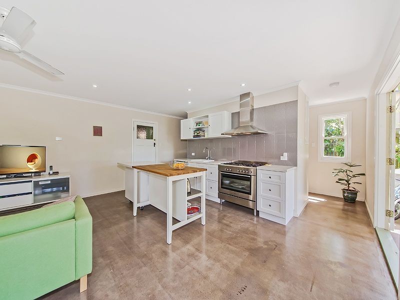 52 Mclay Street, Coorparoo QLD 4151