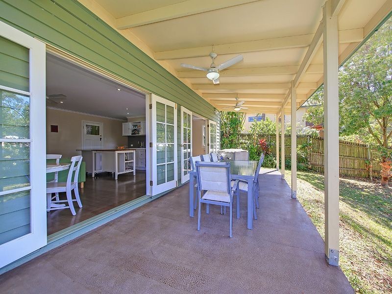 52 Mclay Street, Coorparoo QLD 4151