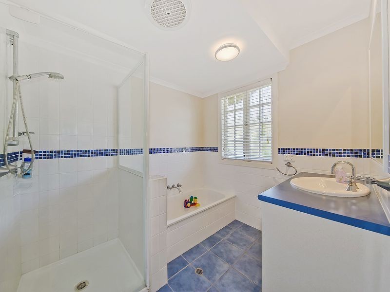 52 Mclay Street, Coorparoo QLD 4151