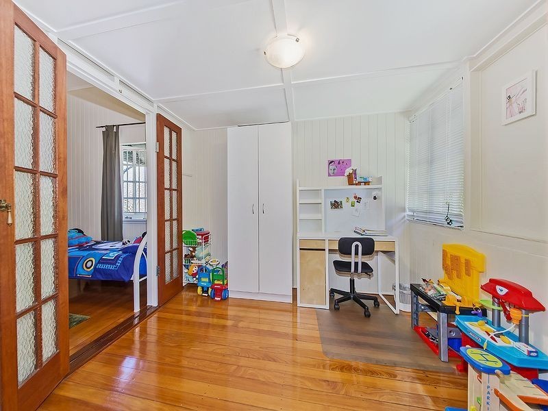 52 Mclay Street, Coorparoo QLD 4151