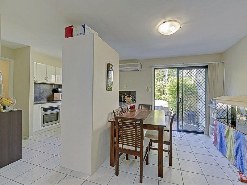 2/20 Robinson Street, Coorparoo QLD 4151