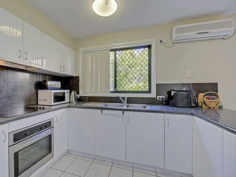 2/20 Robinson Street, Coorparoo QLD 4151