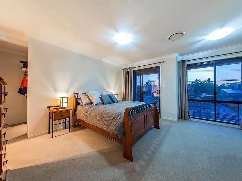 8 Gristock Street, Coorparoo QLD 4151