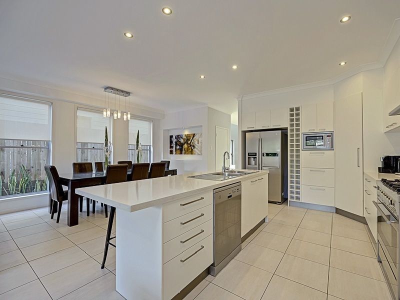 84 Stanley Road, Camp Hill QLD 4152