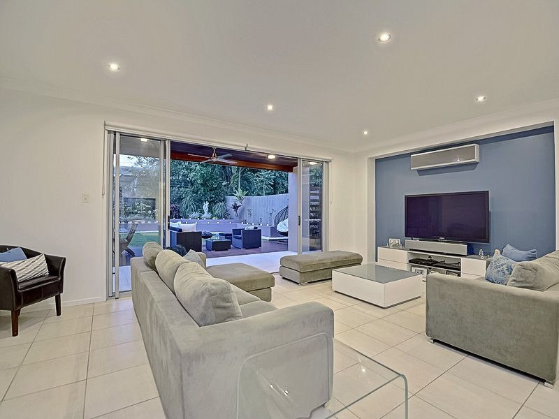 84 Stanley Road, Camp Hill QLD 4152