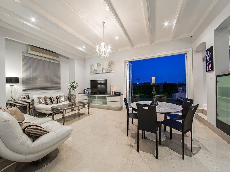 29 Welwyn Crescent, Coorparoo QLD 4151