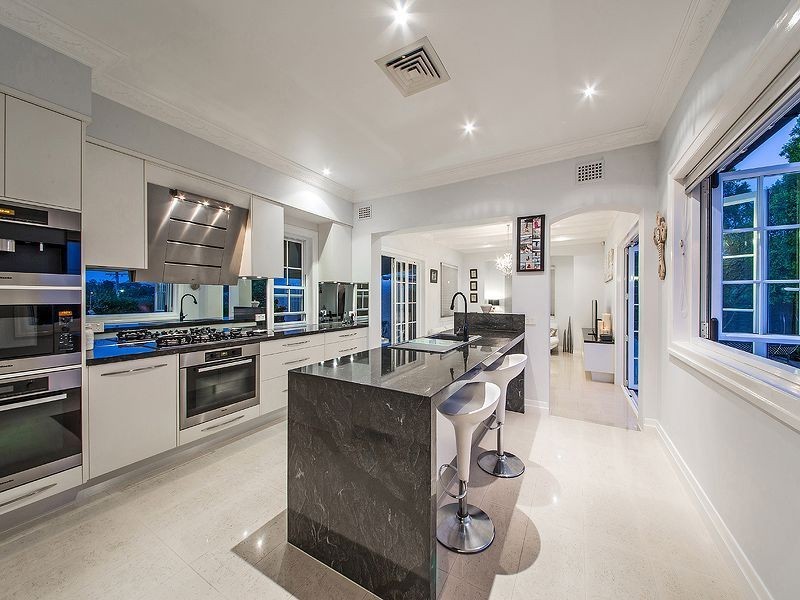 29 Welwyn Crescent, Coorparoo QLD 4151