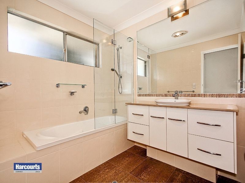 9 Capella Street, Coorparoo QLD 4151