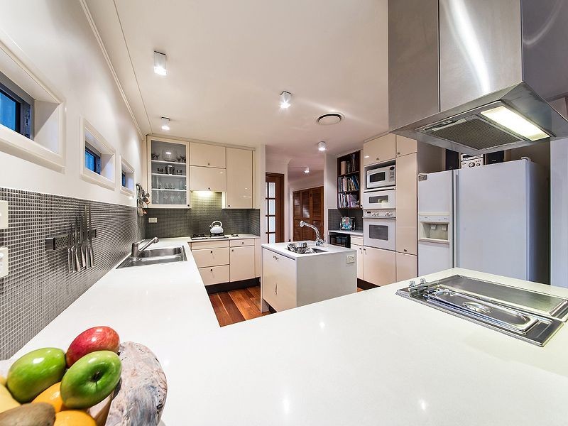 22 Pinecroft Street, Camp Hill QLD 4152