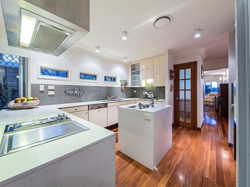 22 Pinecroft Street, Camp Hill QLD 4152