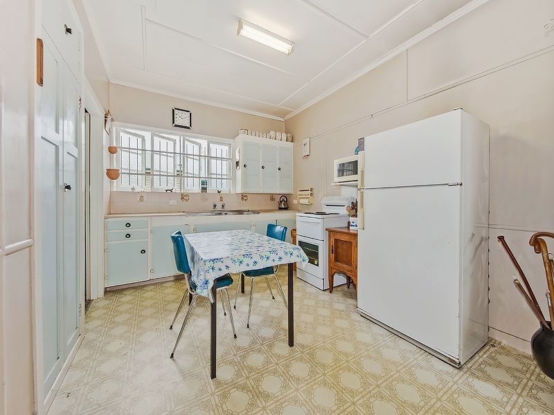 20 Arnold Street, Holland Park QLD 4121