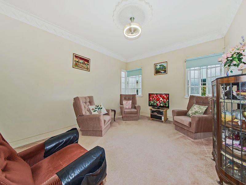 20 Arnold Street, Holland Park QLD 4121