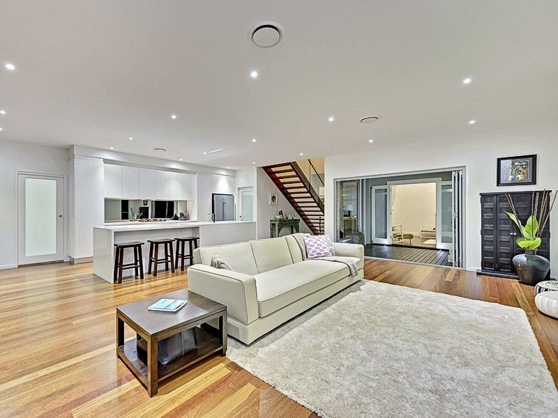 57 Lloyd Street, Camp Hill QLD 4152