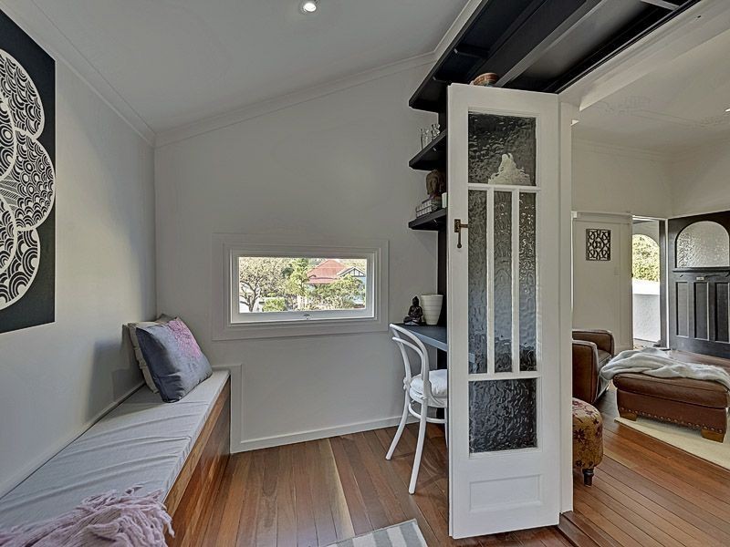 57 Lloyd Street, Camp Hill QLD 4152