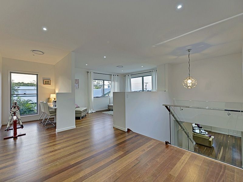 57 Lloyd Street, Camp Hill QLD 4152