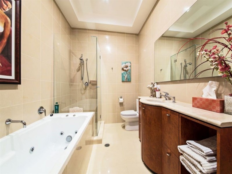 66 Woodrow Drive, Coorparoo QLD 4151