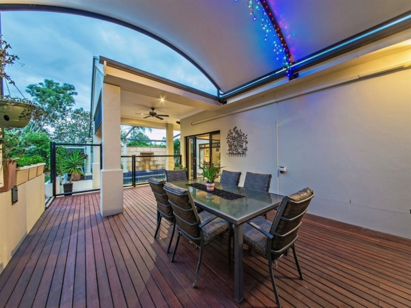 66 Woodrow Drive, Coorparoo QLD 4151