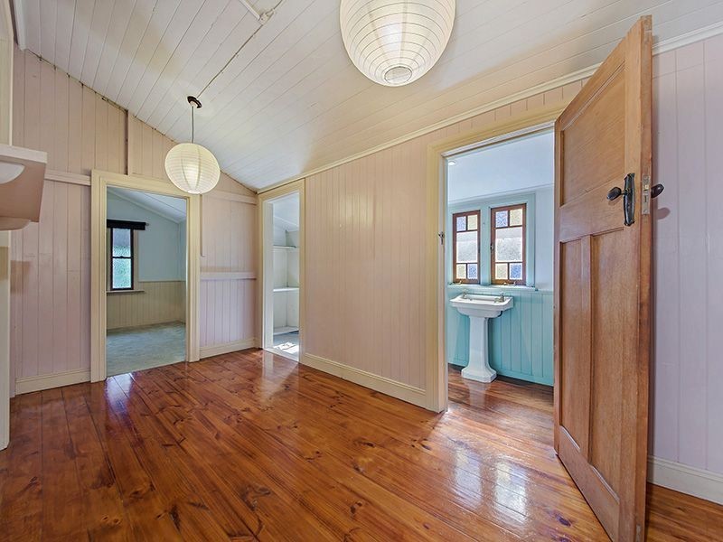 137 Mcilwraith Avenue, Norman Park QLD 4170