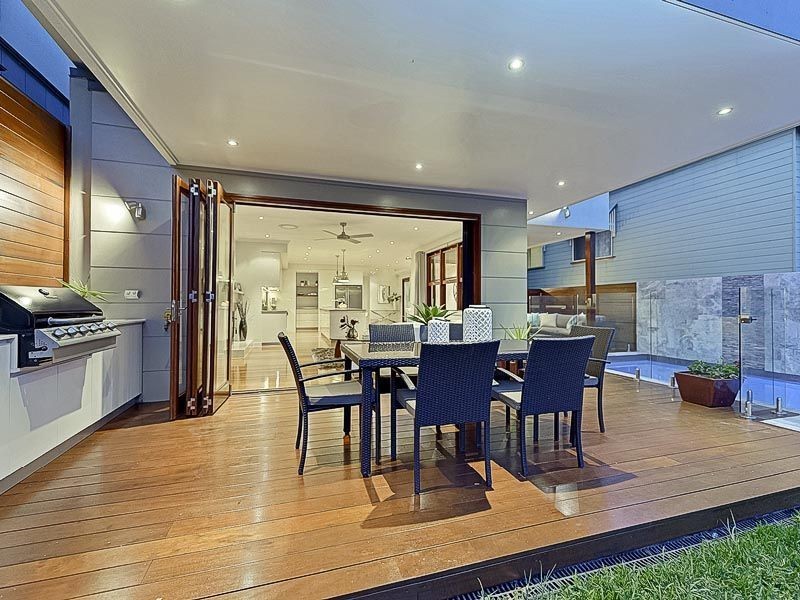 33 Wyena Street, Camp Hill QLD 4152