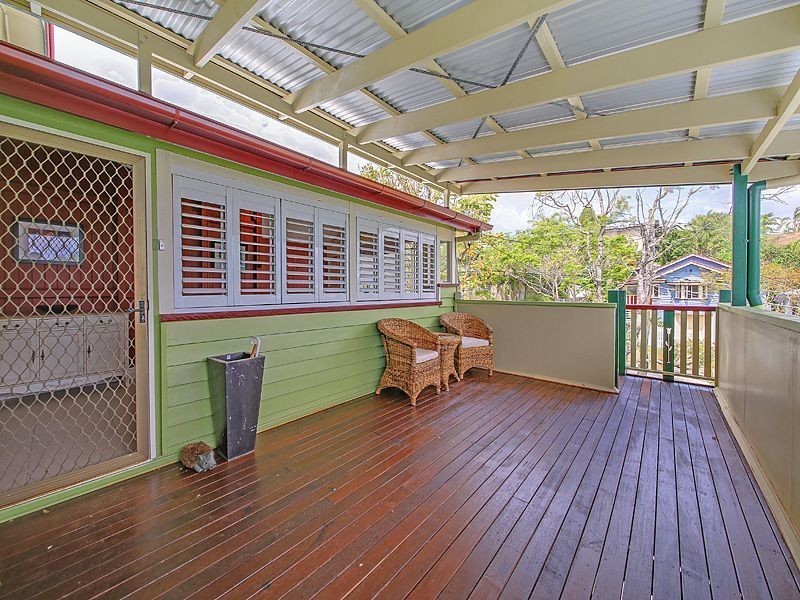 11 Ernest Street, Camp Hill QLD 4152