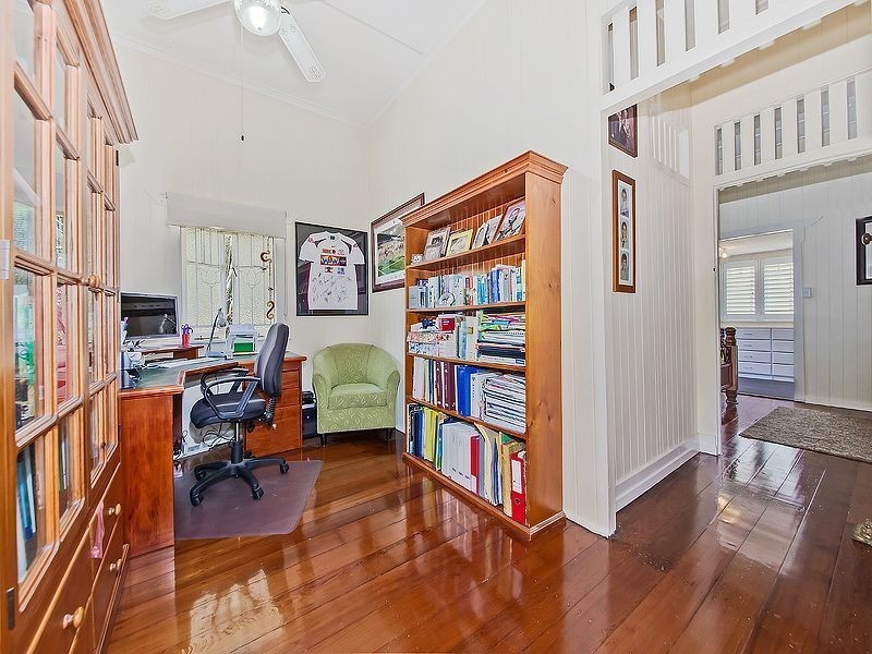 11 Ernest Street, Camp Hill QLD 4152