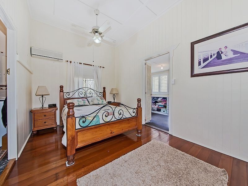 11 Ernest Street, Camp Hill QLD 4152