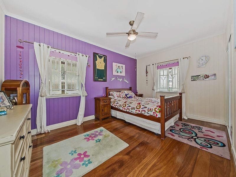 11 Ernest Street, Camp Hill QLD 4152