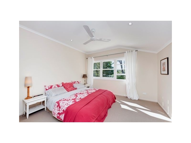 52 McLay Street, Coorparoo QLD 4151