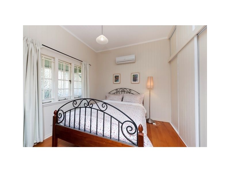 52 McLay Street, Coorparoo QLD 4151