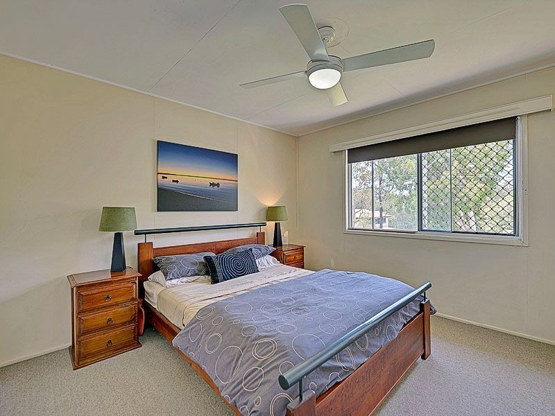 21 David Road, Holland Park QLD 4121