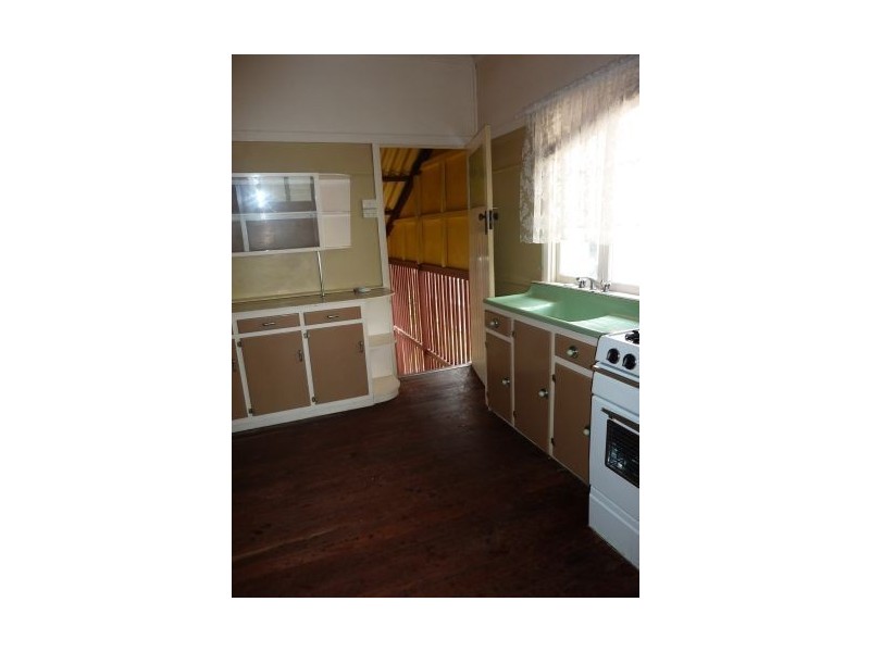 4 The Crescent, Coorparoo QLD 4151