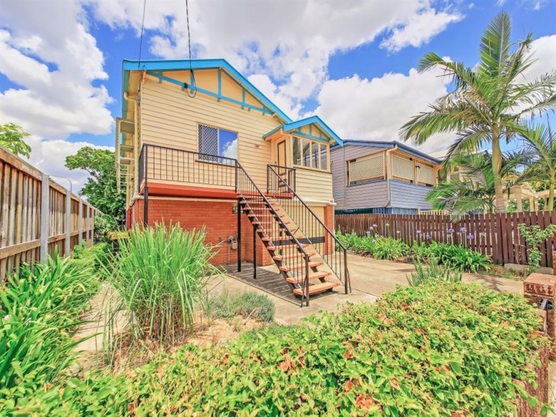 12 Panitya Street, Greenslopes QLD 4120