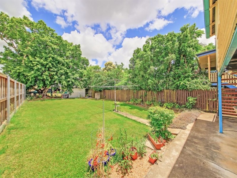 12 Panitya Street, Greenslopes QLD 4120