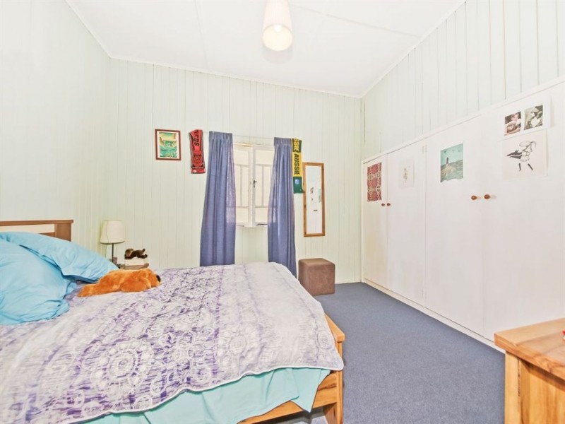 12 Panitya Street, Greenslopes QLD 4120