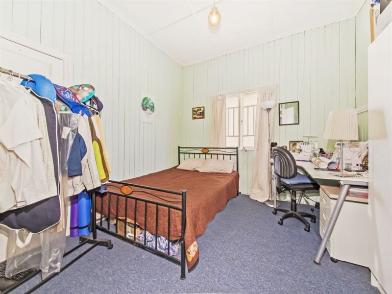 12 Panitya Street, Greenslopes QLD 4120