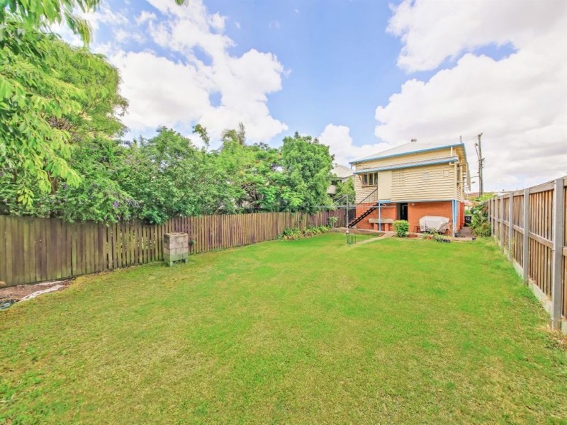 12 Panitya Street, Greenslopes QLD 4120