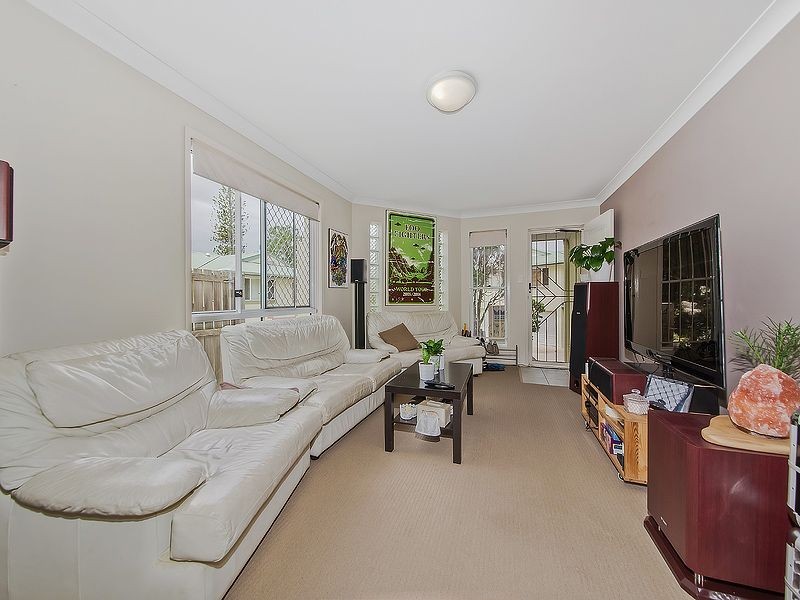 2/16 Hill Crescent, Carina Heights QLD 4152