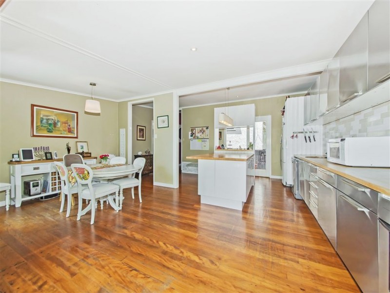 370 Cavendish Road, Coorparoo QLD 4151