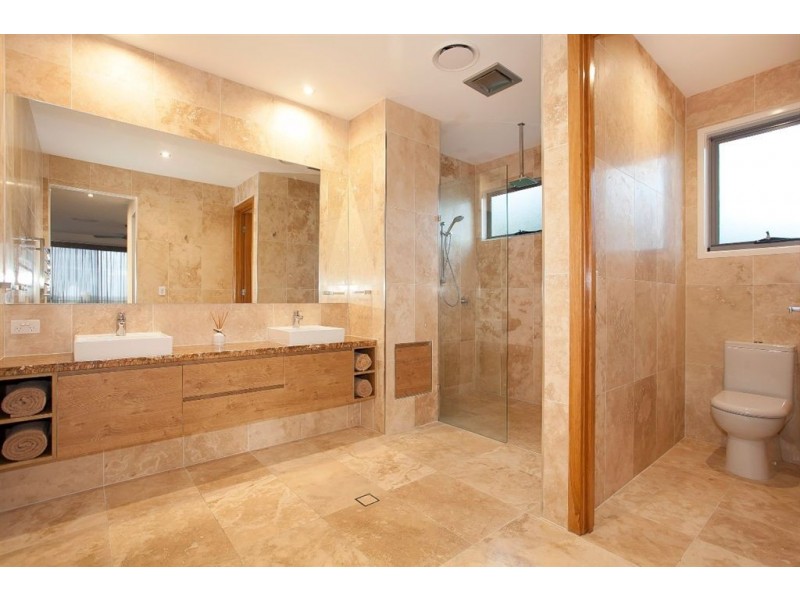 29 Majestic Outlook, Seven Hills QLD 4170