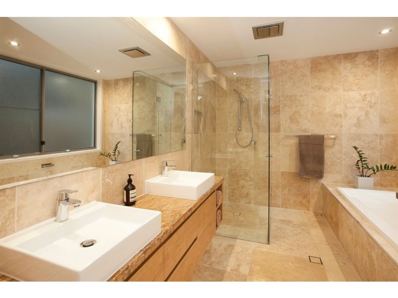 29 Majestic Outlook, Seven Hills QLD 4170