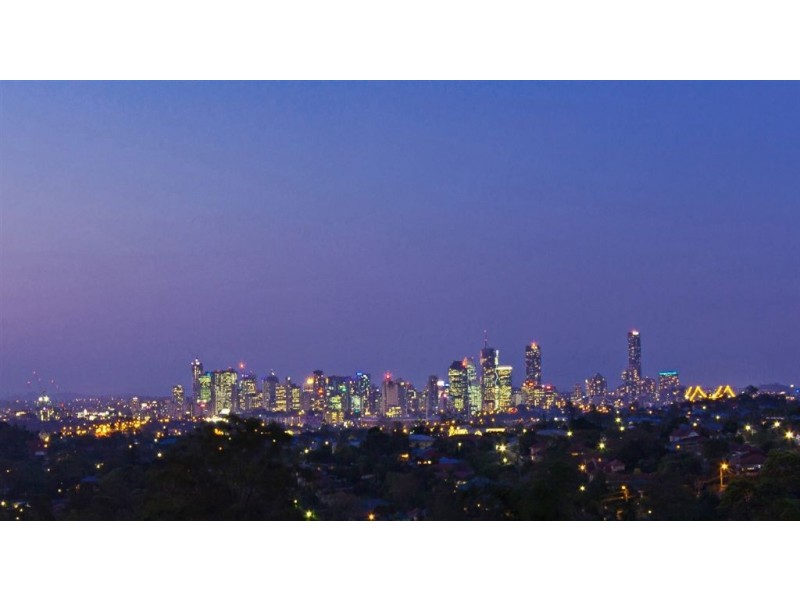 4 Harbut Street, Holland Park West QLD 4121