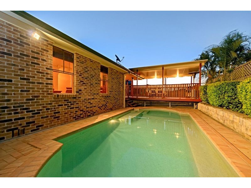 37 Piccadilly Place, Carindale QLD 4152