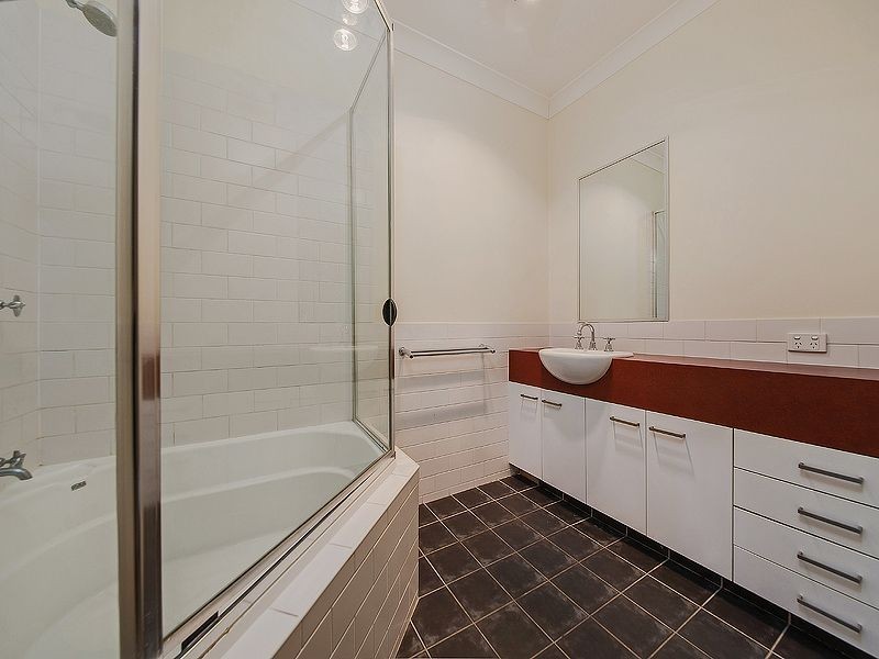 8/11 Cardross Street, Yeerongpilly QLD 4105