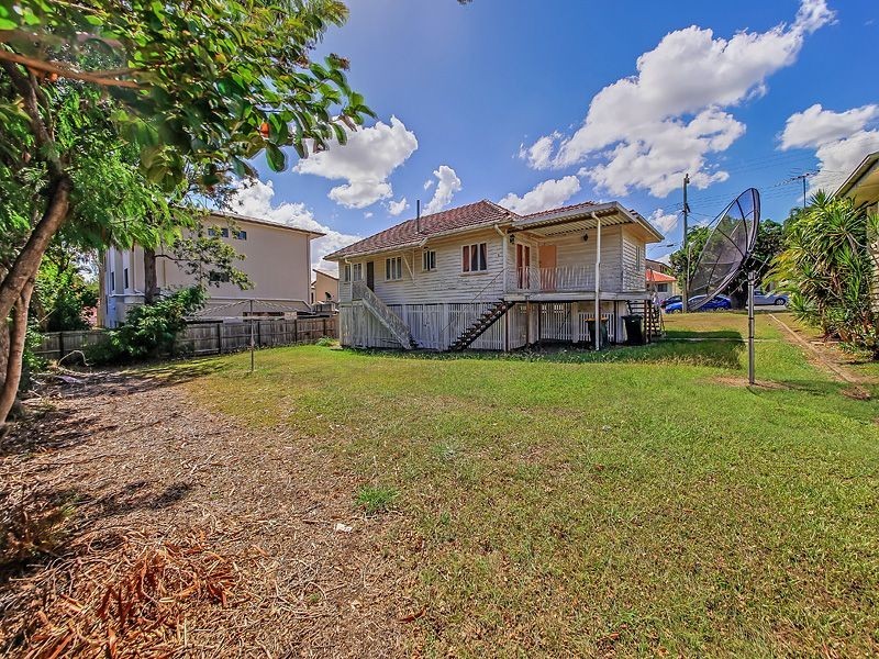 1-2/7 Livingstone Street, Yeerongpilly QLD 4105