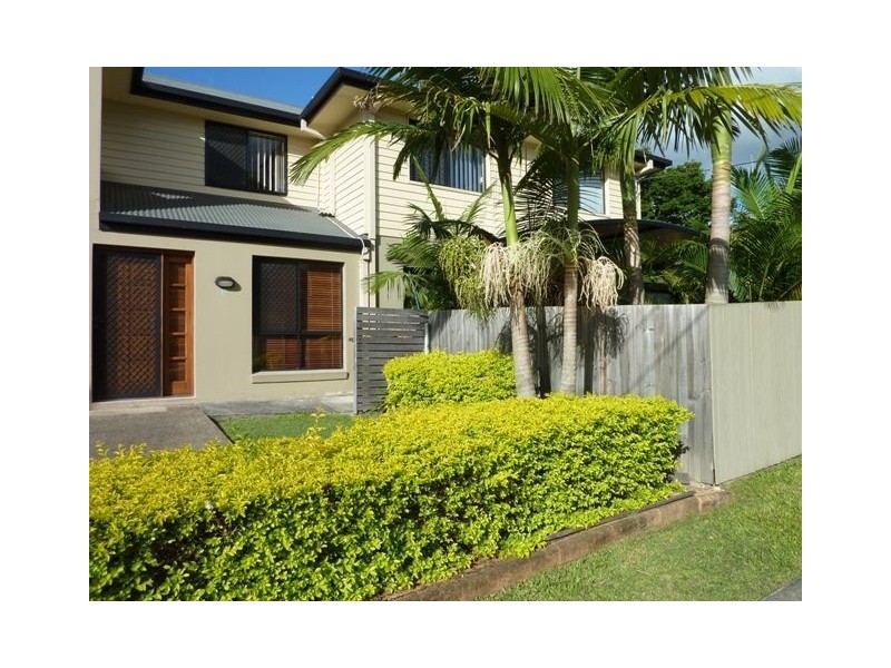2/20 Robinson Street, Coorparoo QLD 4151