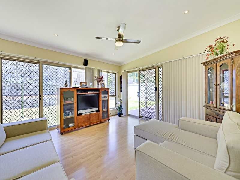 46 Cowell Street, Carindale QLD 4152